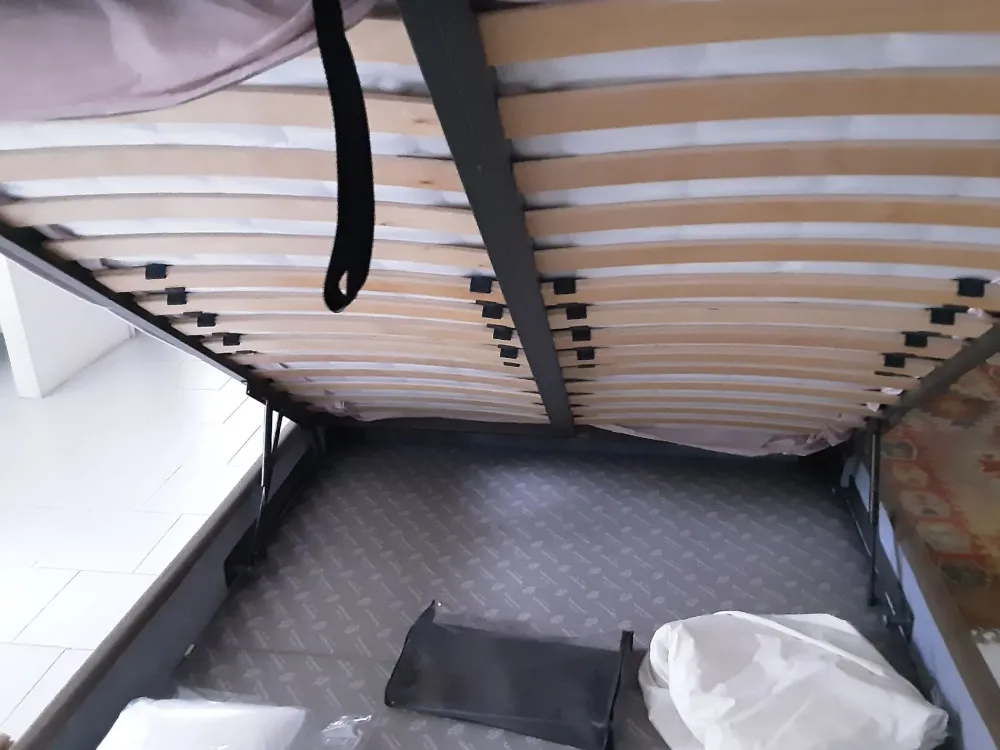 Letto design con contenitore Figi a prezzo ribassato Letti