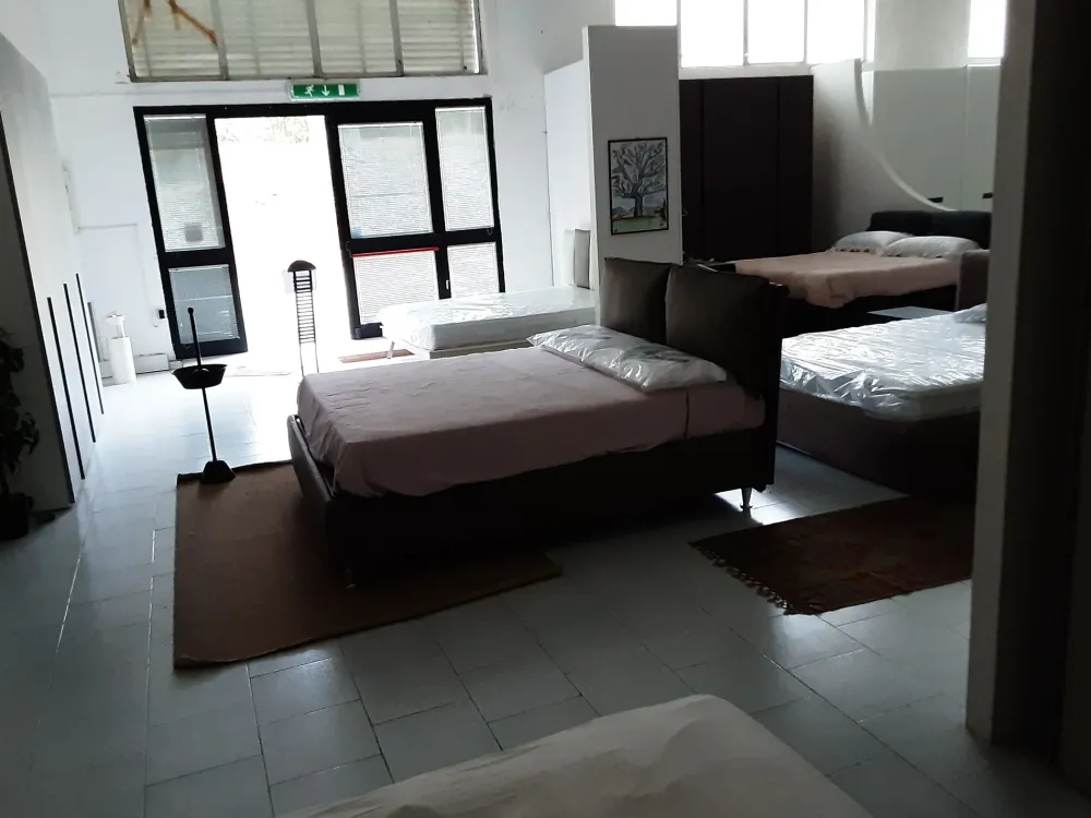 Letto design con contenitore Figi a prezzo ribassato Letti