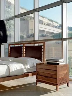 Letto design con gambe * p-110 a prezzo ribassato^Dale Best