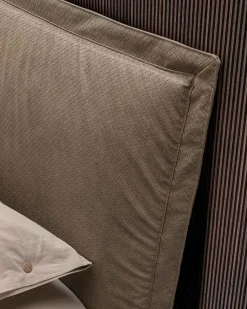 Letto design con gambe Morgan * a prezzo scontato Letti