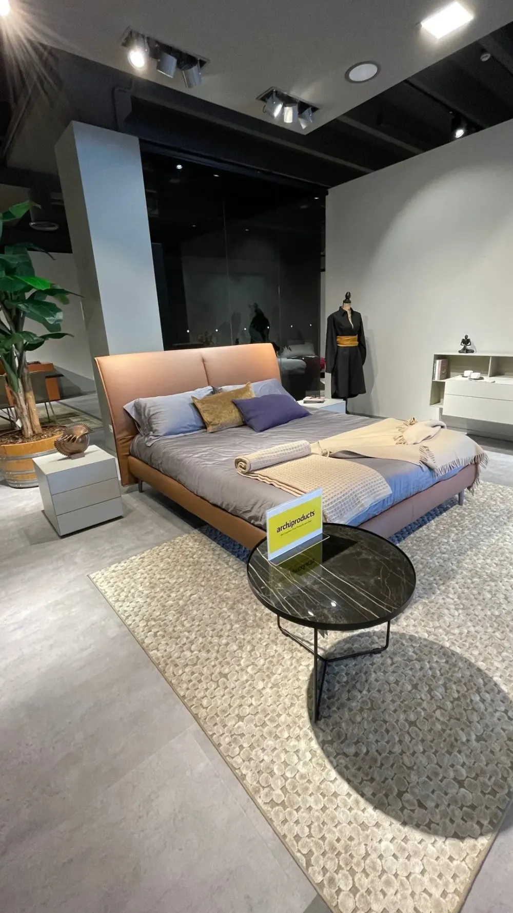 Twils Letto design con gambe Sail a prezzo ribassato- Letti