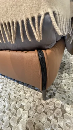 Twils Letto design con gambe Sail a prezzo ribassato- Letti