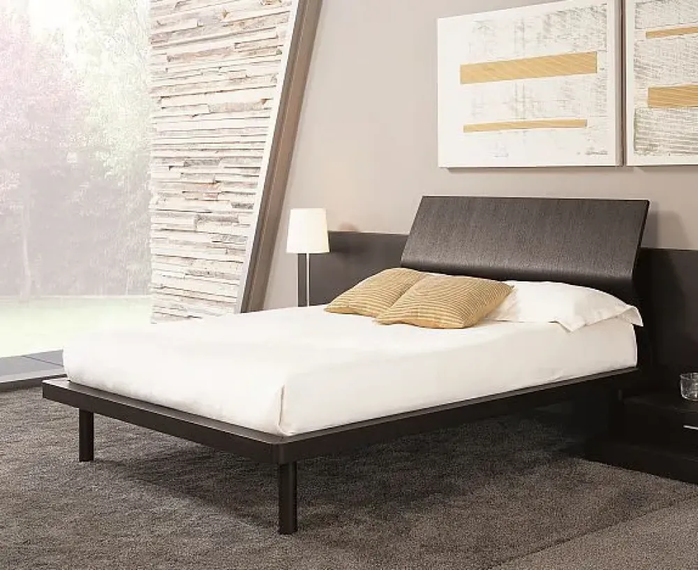 Letto design con gambe Trazo avant a prezzo ribassato^Distribuzione Grandi Marchi Best