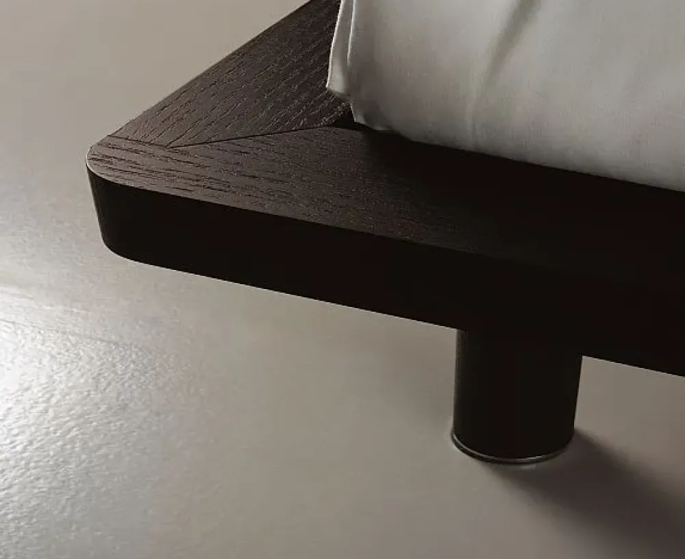 Letto design con gambe Trazo avant a prezzo ribassato^Distribuzione Grandi Marchi Best