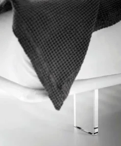 Pianca Letto design con piedini Filo a prezzo scontato- Letti