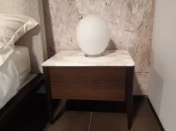 Conte Letto design con piedini Kensington a prezzo scontato- Letti