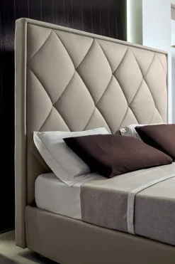 Letto imbottito con contenitore Letto in pelle contenitore luxury italia  a prezzo scontato Letti