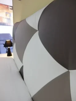 Letto imbottito con contenitore Spring  a prezzo ribassato^Artigianale Outlet