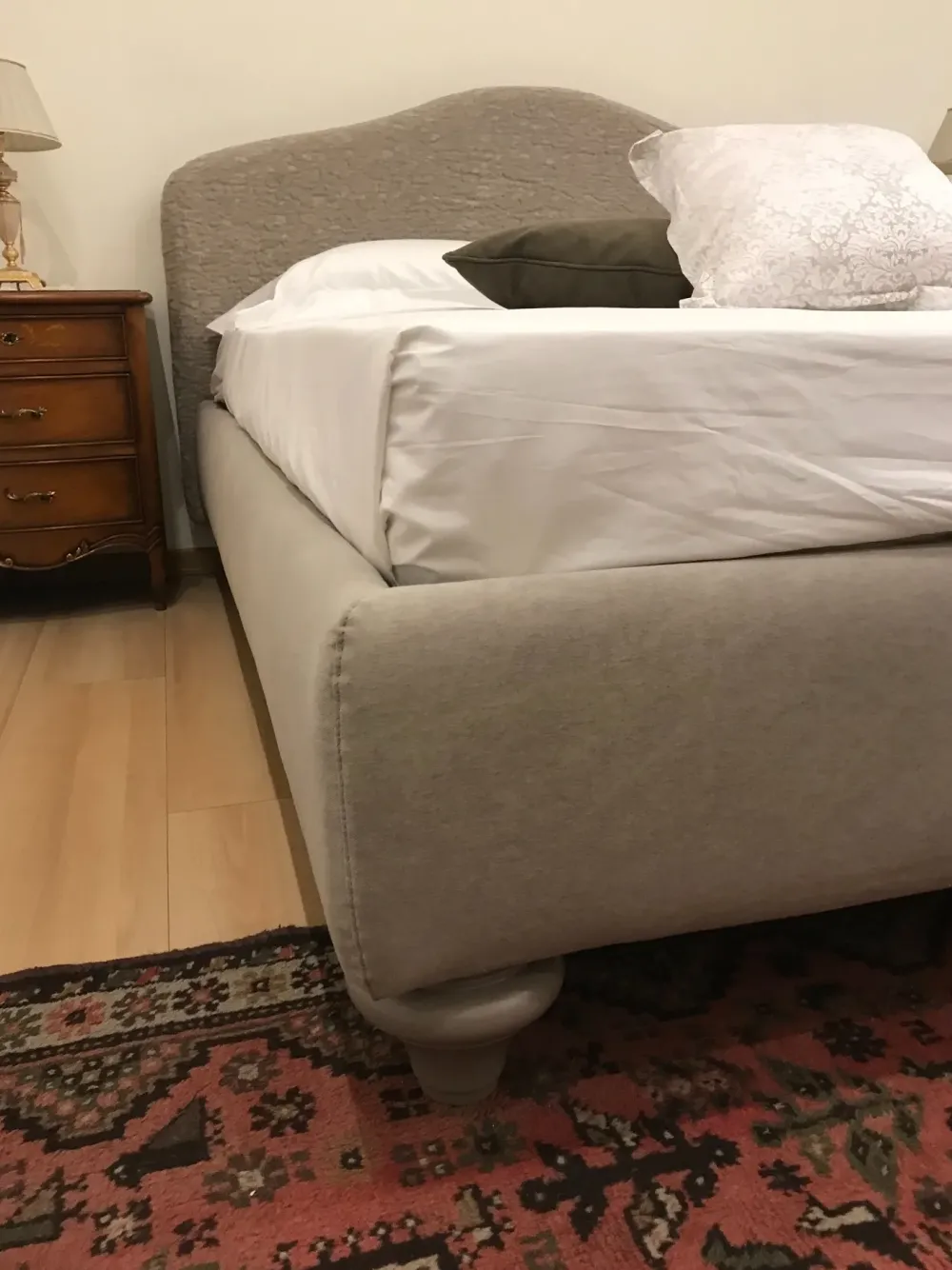 Letto imbottito con contenitore Medea a prezzo ribassato^Twils Sale