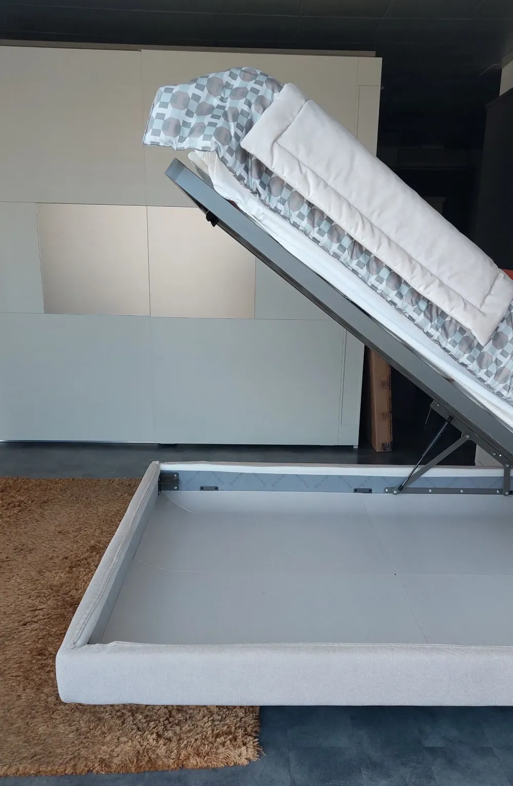 V&nice Letto imbottito con contenitore Wiki a prezzo ribassato- Letti