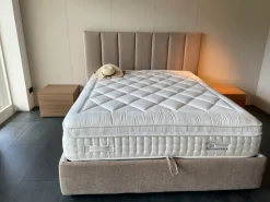 Letto imbottito con contenitore Letto testiera alta  a prezzo scontato^ZR Outlet