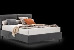 Letto imbottito con contenitore River  a prezzo ribassato^V&nice Online