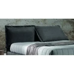 Letto imbottito con gambe Break  a prezzo ribassato^Excò