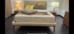 Letto imbottito con gambe Ulisse  a prezzo ribassato^La Falegnami Hot