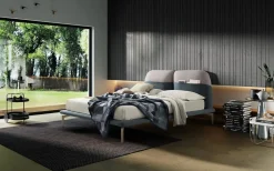 Novaluna Letto imbottito con gambe Thaiti  a prezzo scontato- Letti