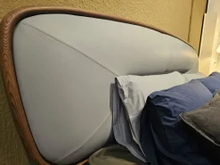 Letto imbottito con giroletto Romance   a prezzo ribassato^Ozzio Discount