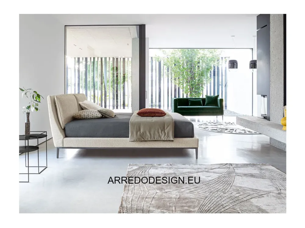 Letto imbottito con piedini Attico a prezzo scontato Letti