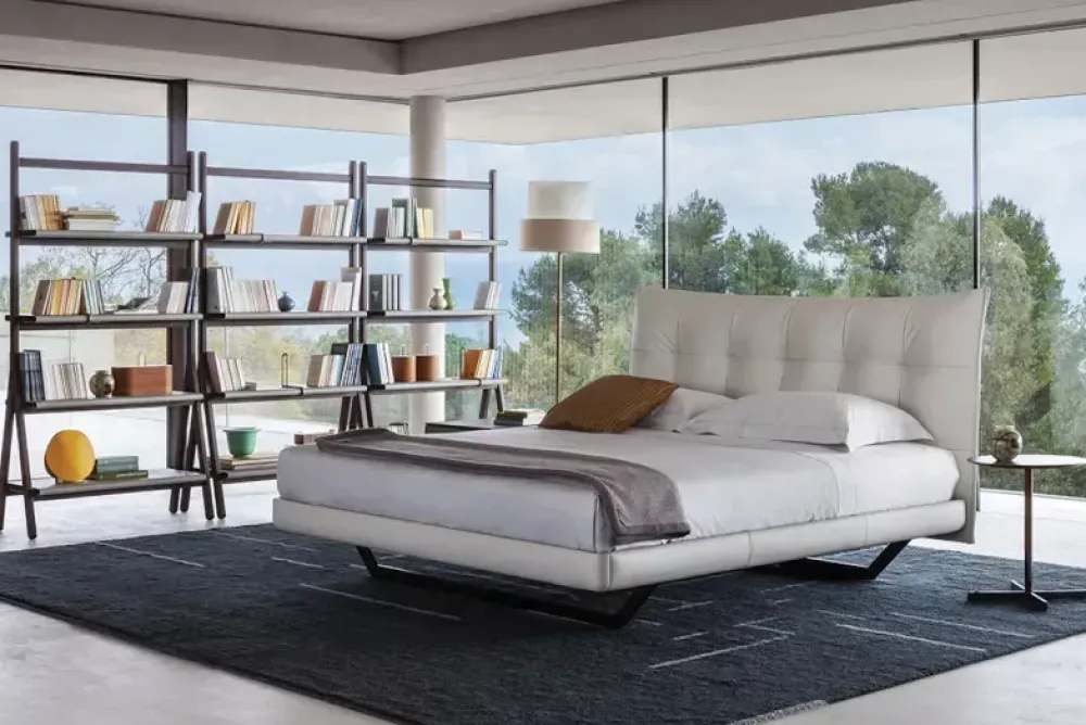 Poltrona Frau Letto imbottito con piedini Aurora tre a prezzo ribassato- Letti