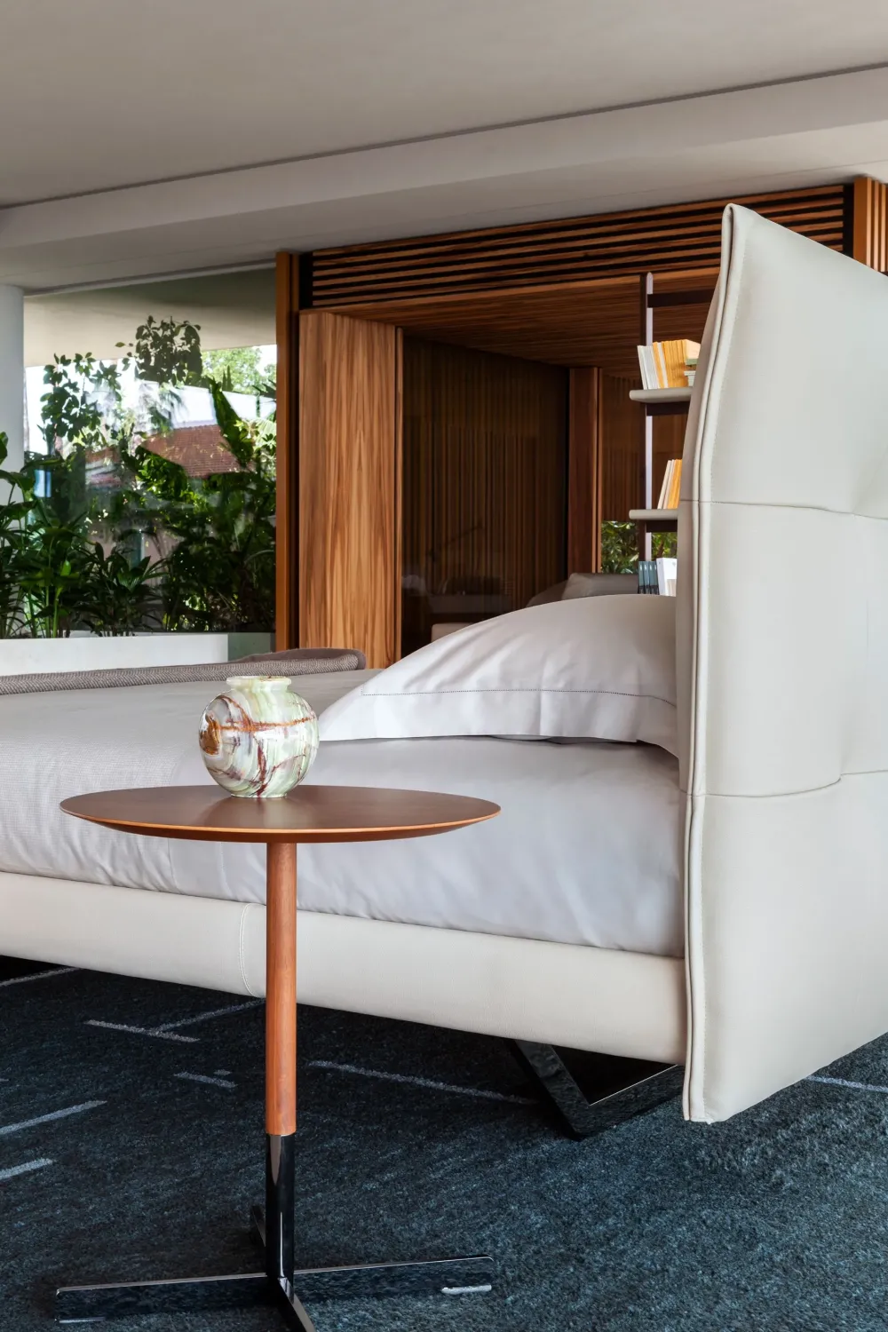 Poltrona Frau Letto imbottito con piedini Aurora tre a prezzo ribassato- Letti