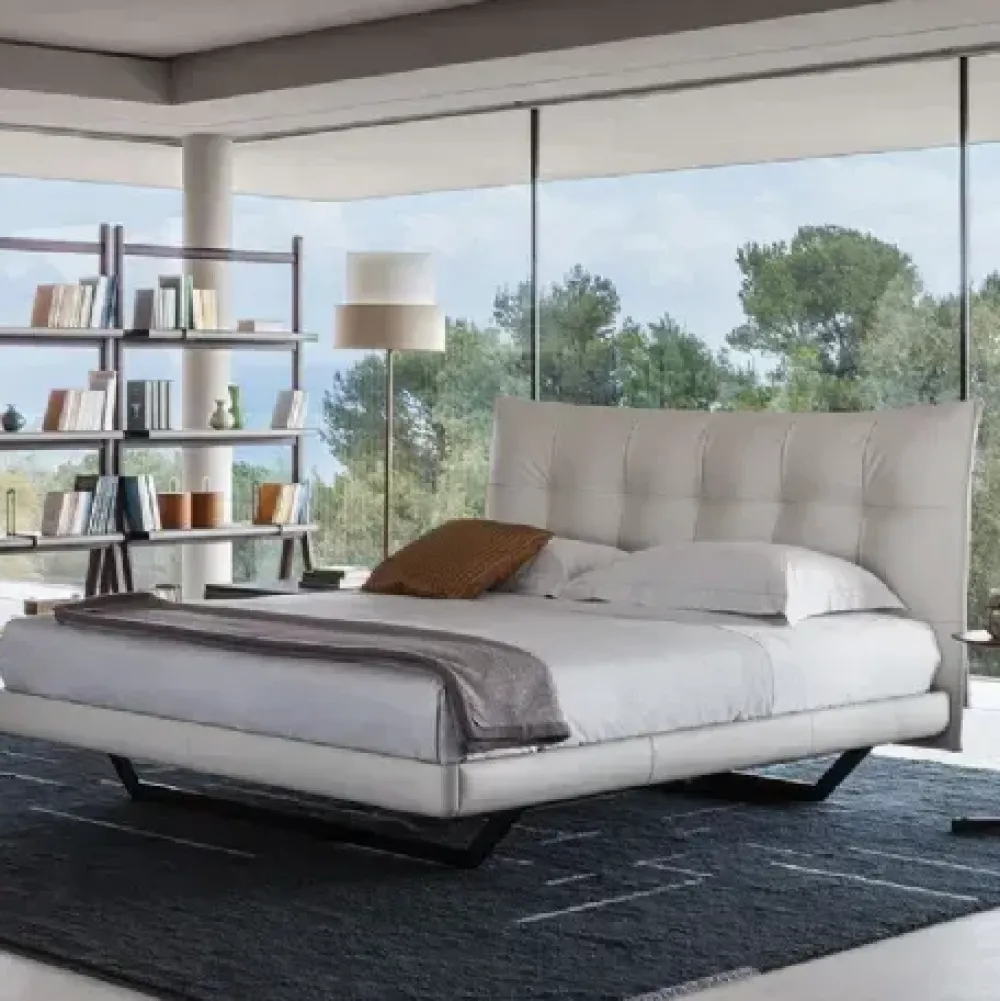 Poltrona Frau Letto imbottito con piedini Aurora tre a prezzo ribassato- Letti