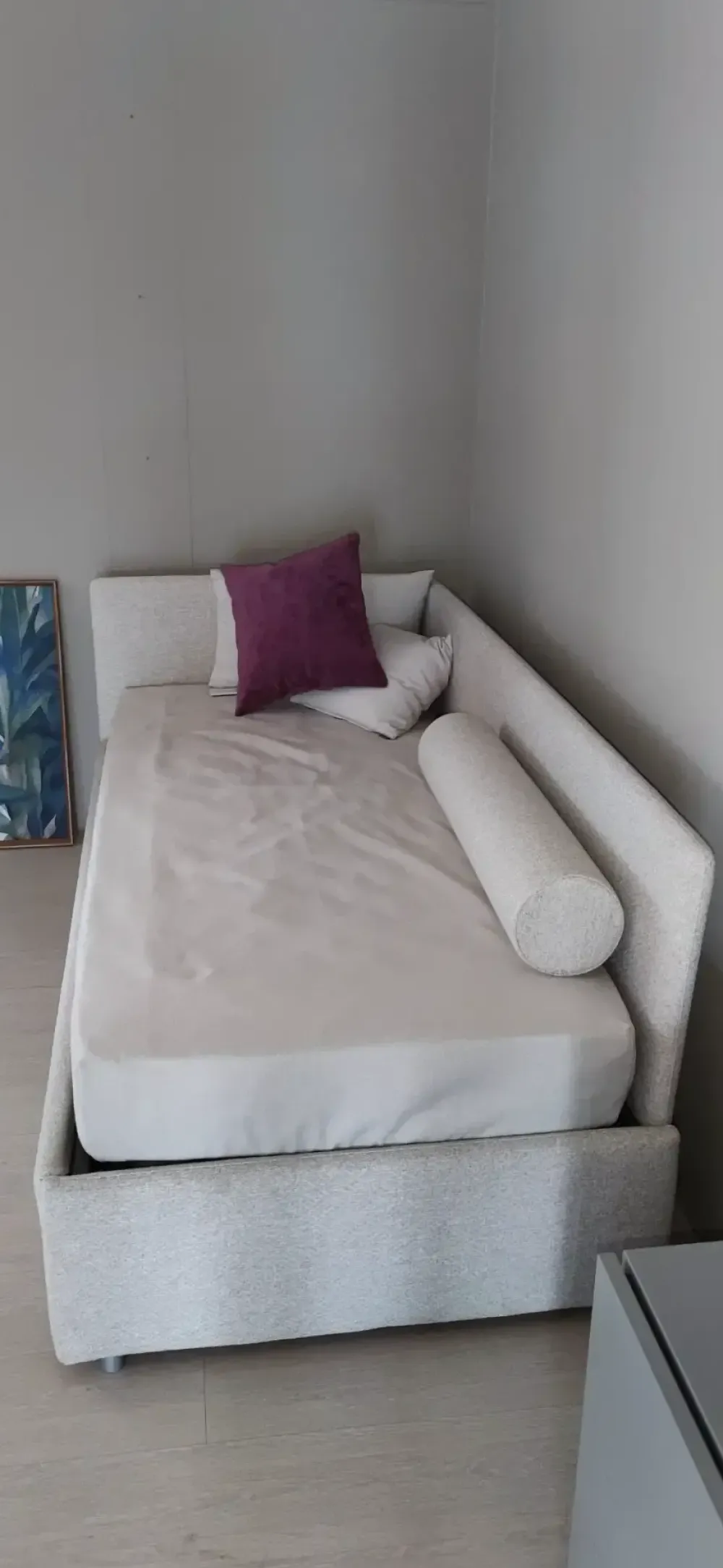 V&nice Letto imbottito con piedini Joy estraibile modello 4 a prezzo ribassato- Letti