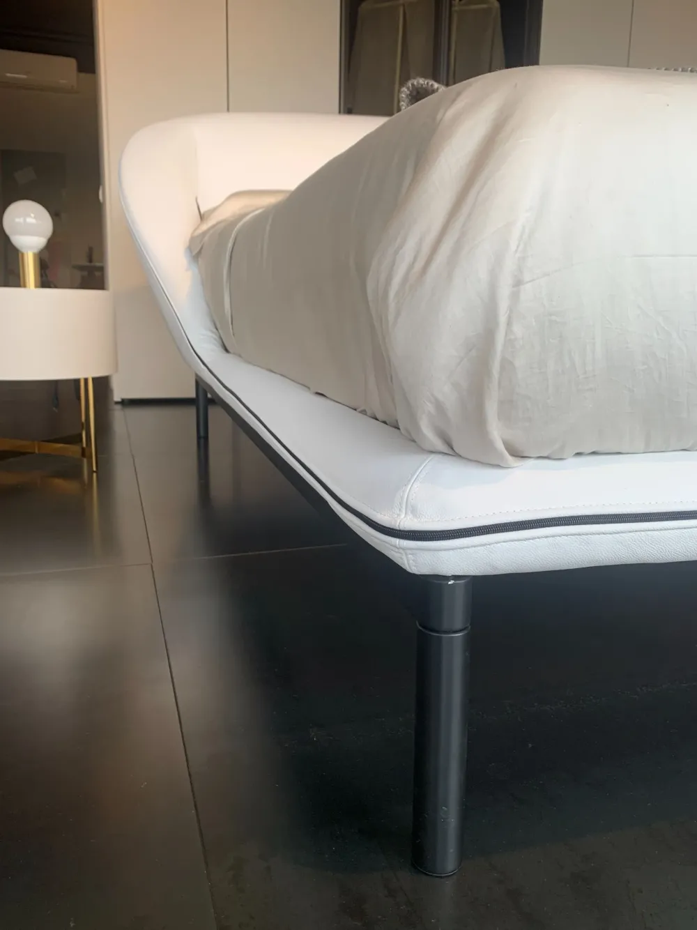 Best Letto imbottito con piedini Domenica 160x200 a prezzo scontato Letti