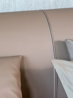 Flou Letto imbottito modello Atelierm: contatta il venditore per scoprire il prezzo- Letti