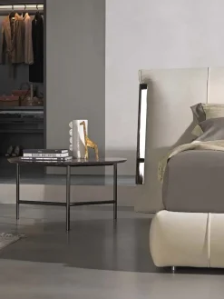 Flou Letto imbottito modello Amal: contatta il venditore per scoprire il prezzo- Letti