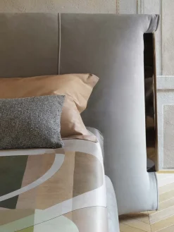 Flou Letto imbottito modello Amal: contatta il venditore per scoprire il prezzo- Letti