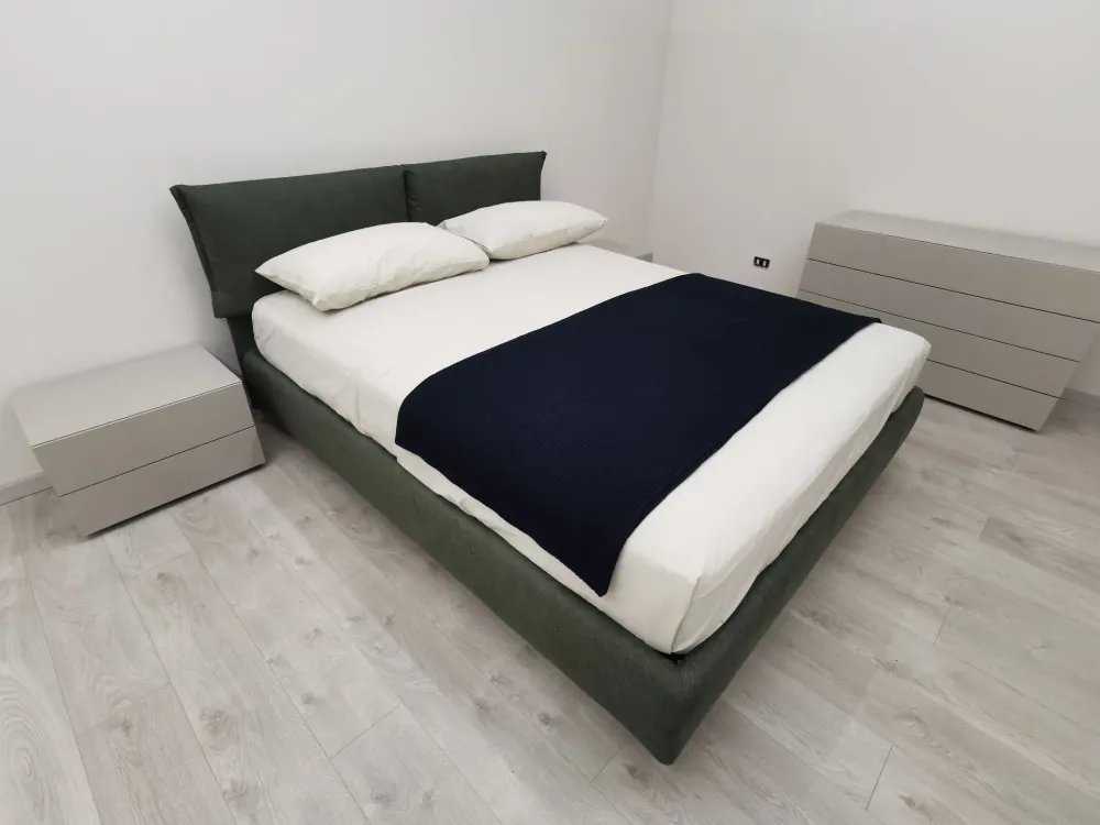 Letto imbottito modello Iorca di scontato 32%^Bolzan Outlet