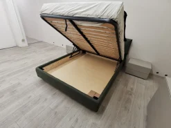 Letto imbottito modello Iorca di scontato 32%^Bolzan Outlet