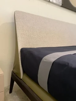 Letto imbottito modello Kelly di scontato 39%^Poliform Outlet