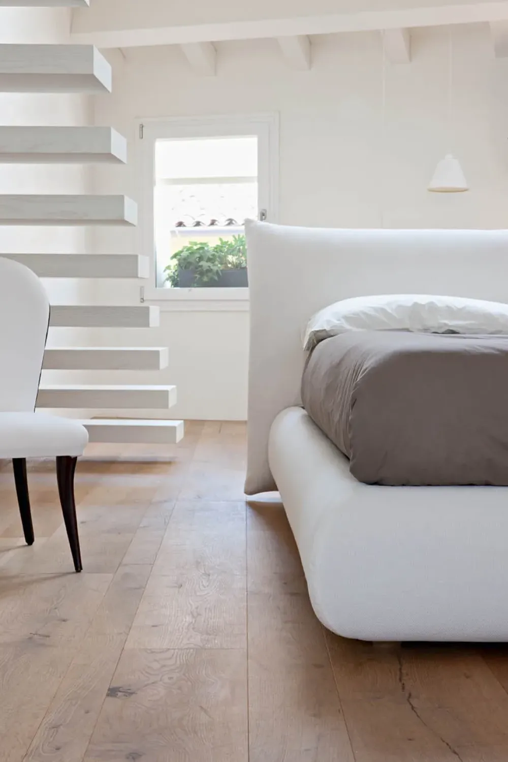 Outlet Letto imbottito modello Letto principe imbottito di scontato 40% Letti