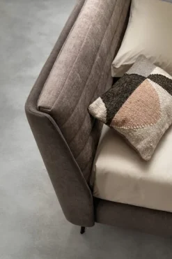 Letto imbottito modello Stick di scontato 35%^Samoa Sale