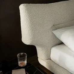 Letto imbottito modello Thomas di scontato 30%^Cattelan Italia Sale