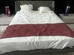 Letto imbottito modello Velvet di scontato 13%^NovaMobili New
