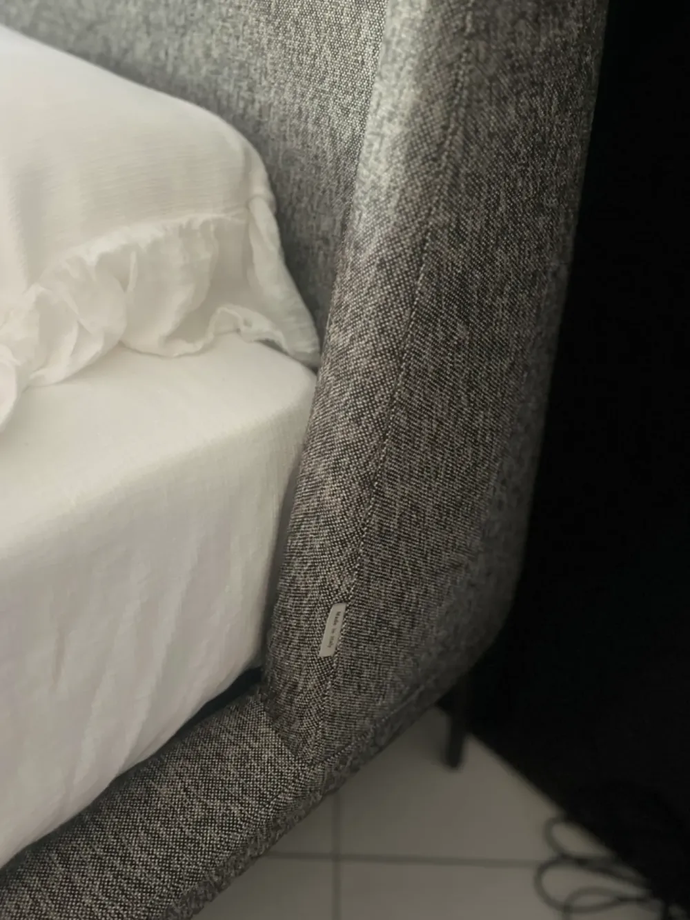 Letto imbottito modello Velvet di scontato 13%^NovaMobili New