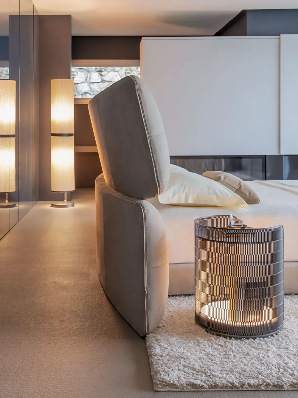 Letto imbottito modello Yuna: contatta il venditore per scoprire il prezzo^Flou Outlet