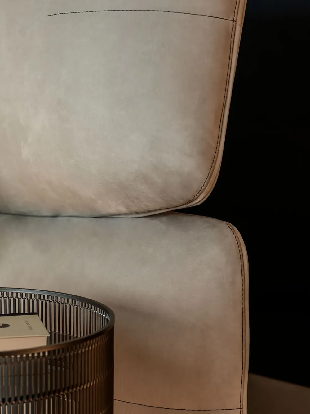 Letto imbottito modello Yuna: contatta il venditore per scoprire il prezzo^Flou Outlet