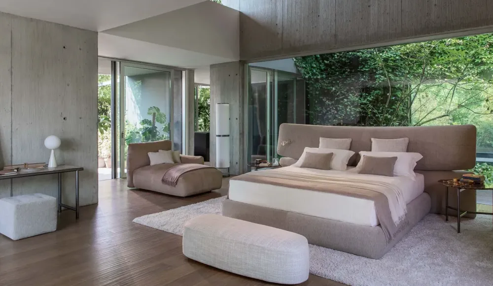 Letto imbottito modello Yuna: contatta il venditore per scoprire il prezzo^Flou Outlet