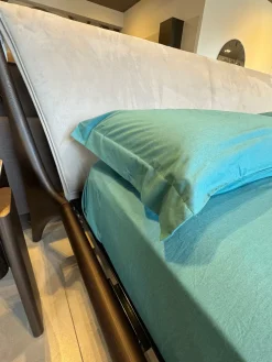 Cattelan Italia Letto in legno con gambe Nelson  a prezzo scontato- Letti