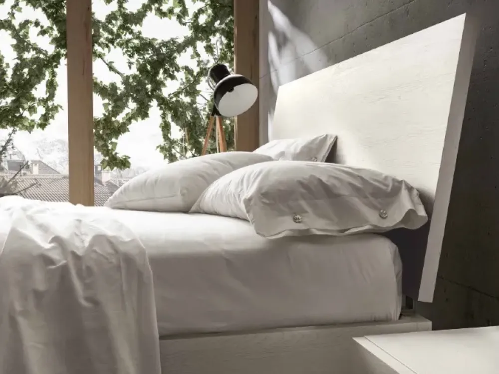 Letto in legno con gambe Line a prezzo scontato^Akanto Online