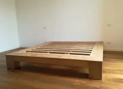 Letto in legno con giroletto Giroletto slat teak massello  a prezzo scontato^Artigianale Sale