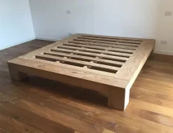 Letto in legno con giroletto Giroletto slat teak massello  a prezzo scontato^Artigianale Sale