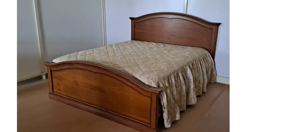 Sale Letto in legno con pediera Borgo antico a prezzo ribassato Letti