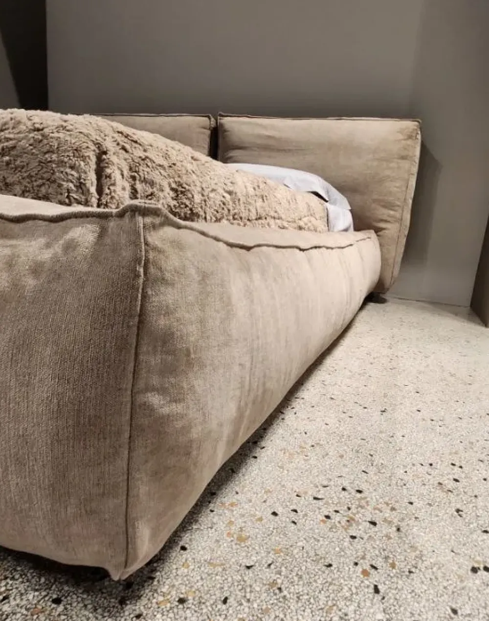 Clearance Letto king size Letto maxi in piuma con uno sconto IMPERDIBILE Letti