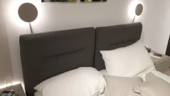 Caccaro LETTO Letto bishape con 2 testiere rettangolari e lampade led a PREZZI OUTLET- Letti