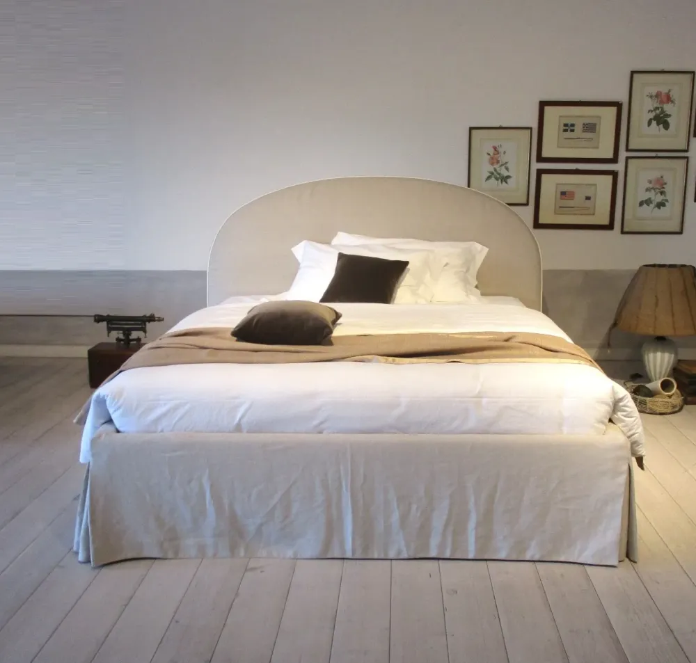 Letto matrimoniale con contenitore Bold a prezzo ribassato^Gervasoni