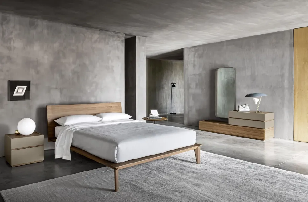 Clearance Letto matrimoniale con gambe Folio legno a prezzo ribassato Letti