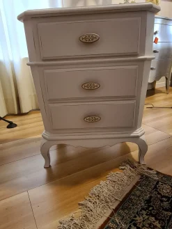 Artigianale Letto matrimoniale con gambe Lotus a prezzo ribassato- Letti